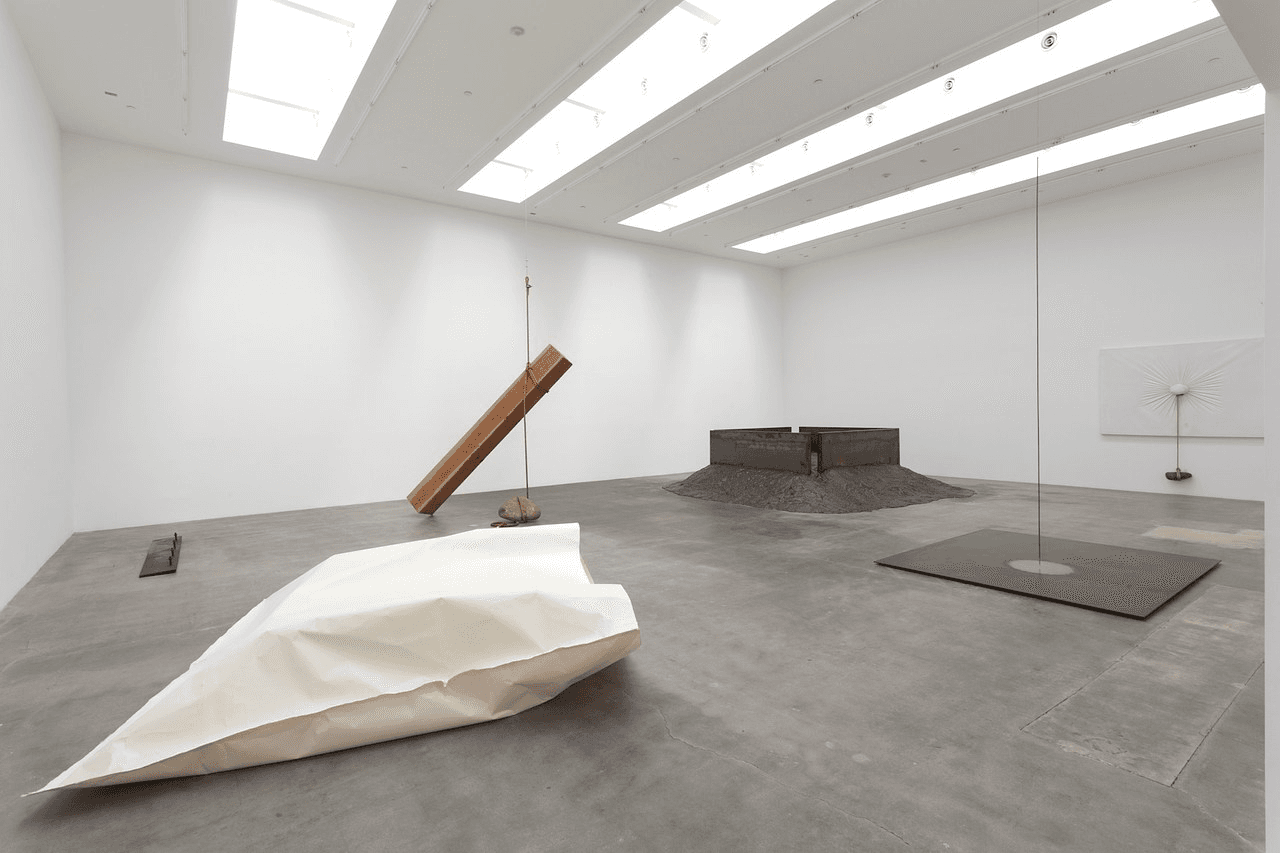 Mono-ha and Minimal Art: Postwar Asian Masterpieces Through Collectors’ Lens